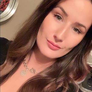 Meet your Posher, Marieve